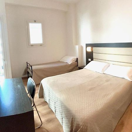 Hotel Niagara กัตตอลิกา ภายนอก รูปภาพ