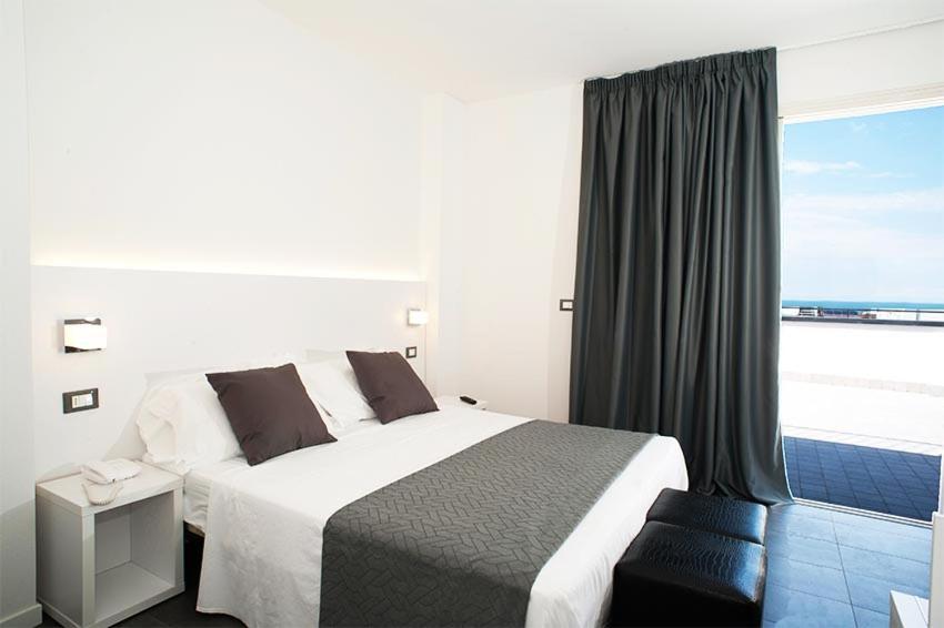 Hotel Niagara กัตตอลิกา ภายนอก รูปภาพ